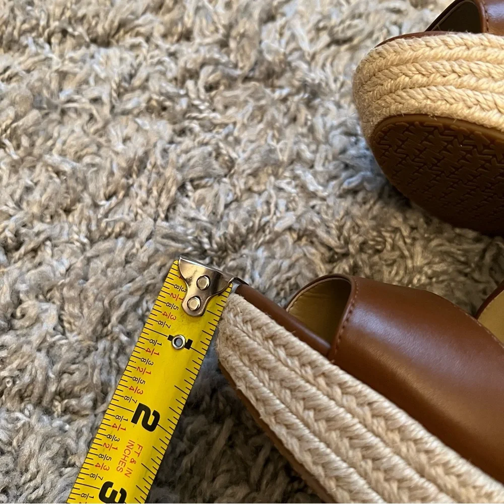 Michael Kors Platform - Picture 6 of 11